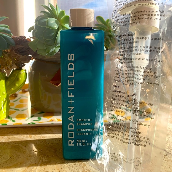 NIB 🩵Rodan + Fields🩵Smooth+ Shampoo. - Picture 1 of 2